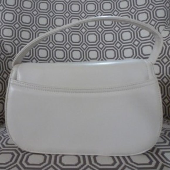 Frenchy of California Ivory Handbag with Detachable Strap - Picture 5 of 10
